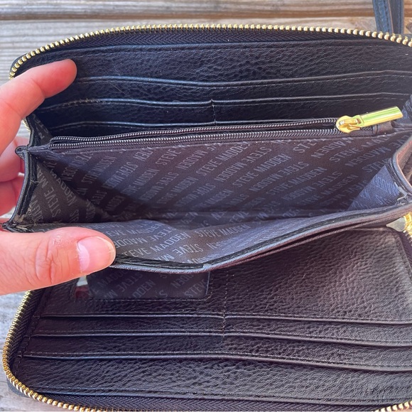 Steve Madden Black Wallet - Picture 4 of 6